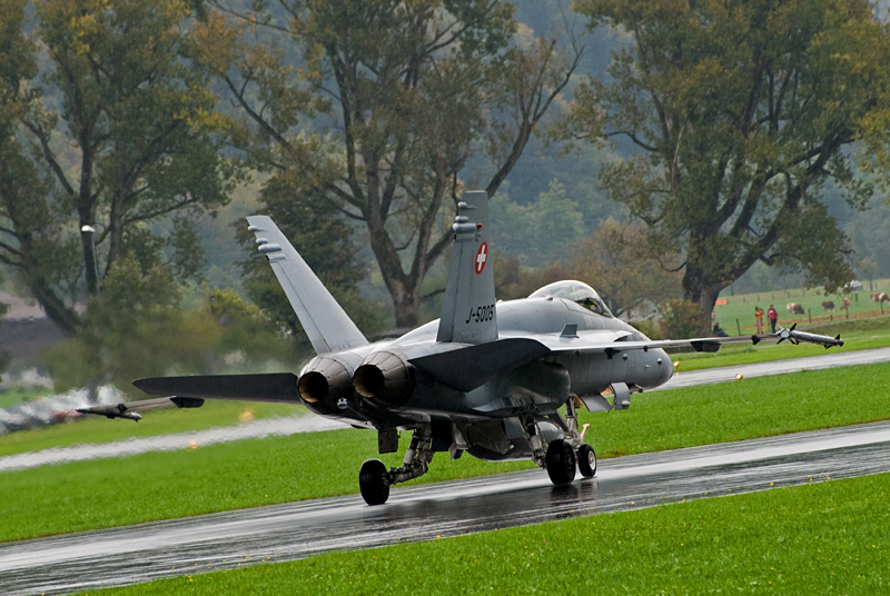 72_Meiringen_FA-18C Hornet.jpg